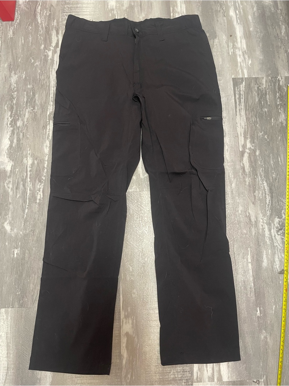 Men's Black Tilley Cargo Pants with Functional Pockets